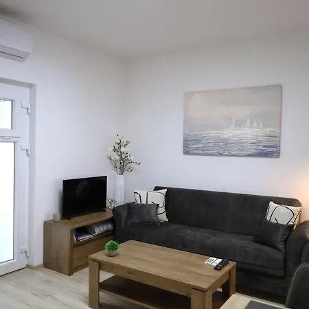 Ana House With Umag